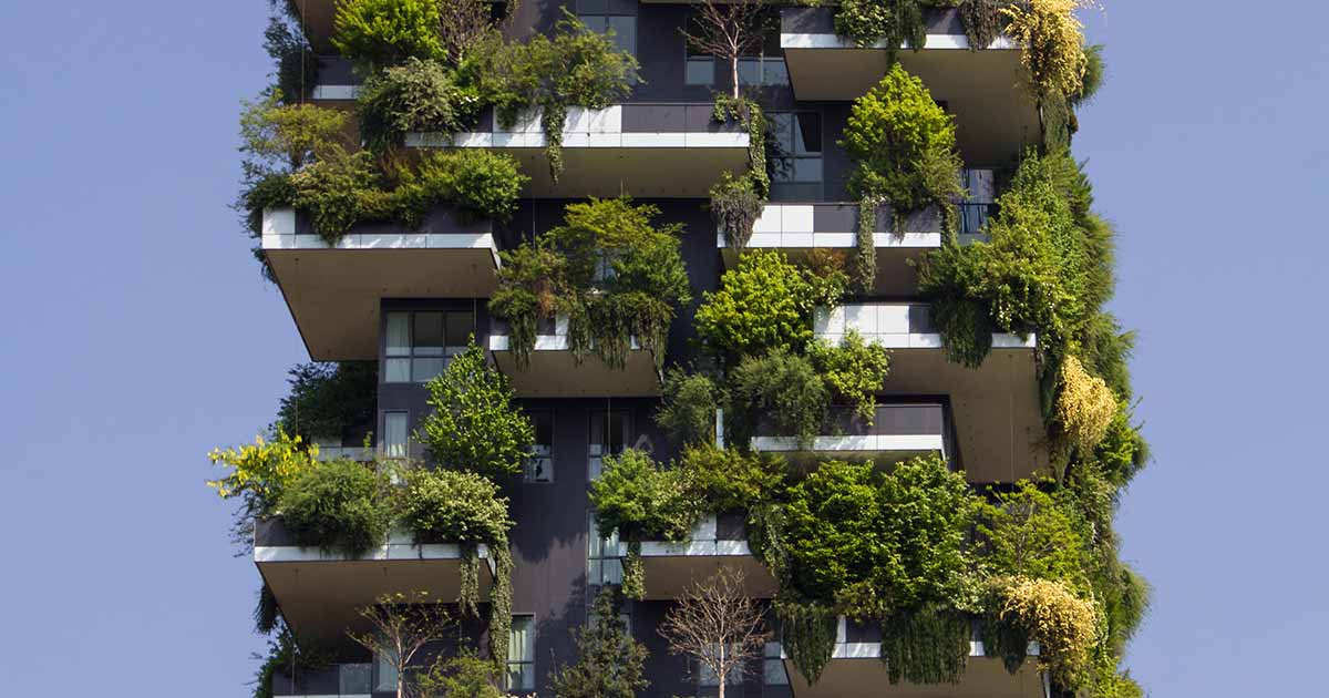 bosco verticale milano, esempio di architettura bioclimatica in italia