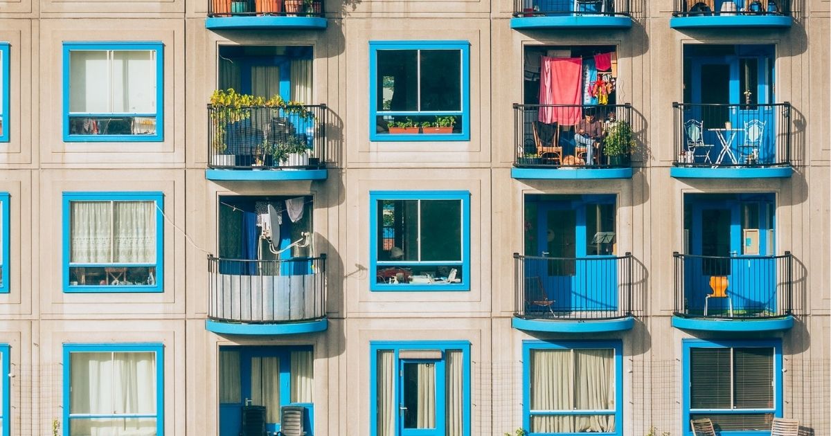 chiudere il balcone con profilo di alluminio termico