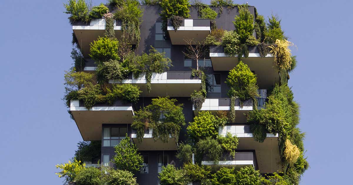 balcone moderno ricco di verde per il bosco verticale di milano