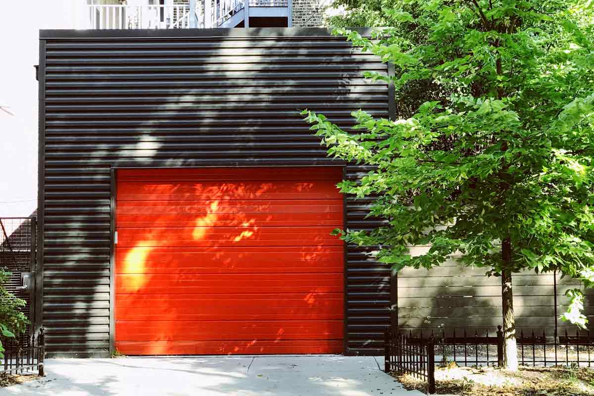 Porte per garage in alluminio rossa